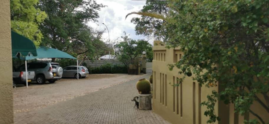 Exquisite Private Luxury Suite With King Bed At Bokmakierie Villas Windhoek Exteriér fotografie