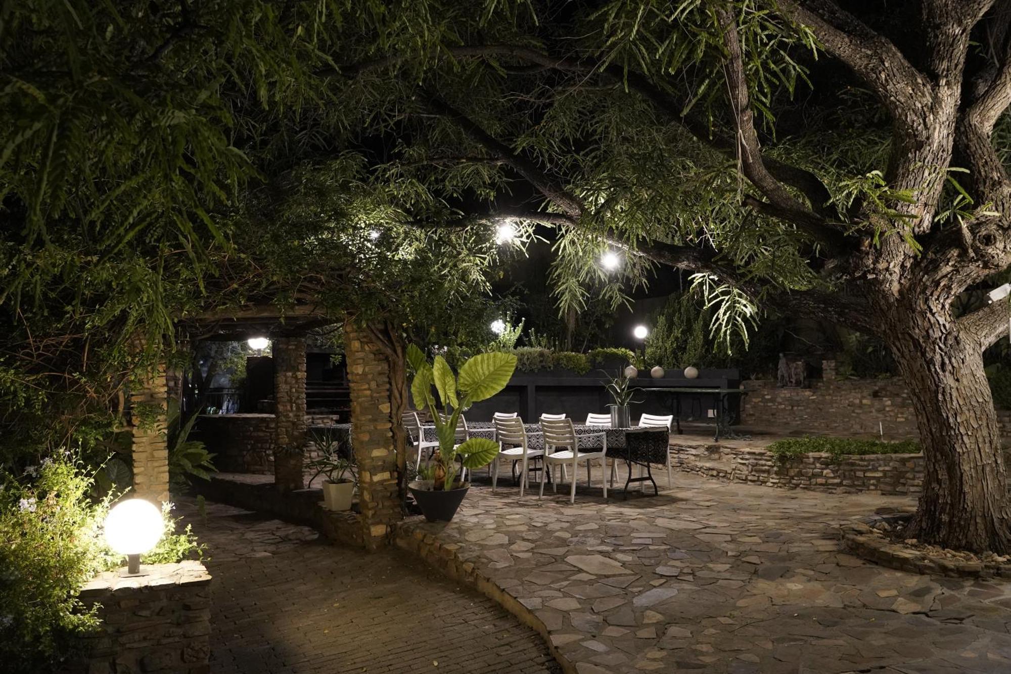 Exquisite Private Luxury Suite With King Bed At Bokmakierie Villas Windhoek Exteriér fotografie
